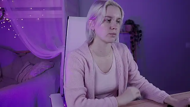 BethanyCloud online show from December 2025 02:43:01 AM