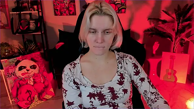 BethanyCloud online show from December 2025 02:38:02 AM