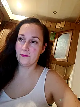 Amandda  online show from October 2025 06:08:01 PM