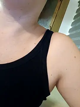 Amandda  online show from October 2025 04:08:01 PM