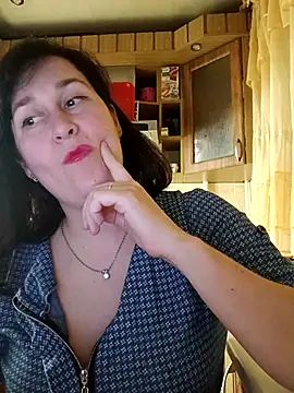 Amandda  online show from June 2026 07:07:02 PM