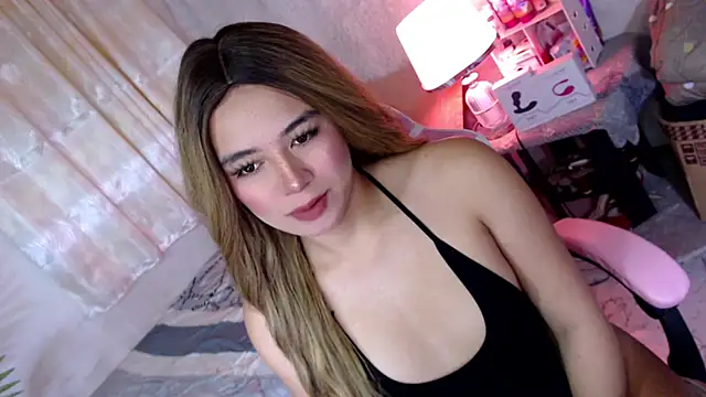 petiteellahxx online show from October 2025 10:09:01 PM