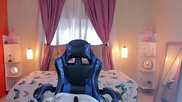 IsabellaHot01 online show from April 2026 08:04:02 PM