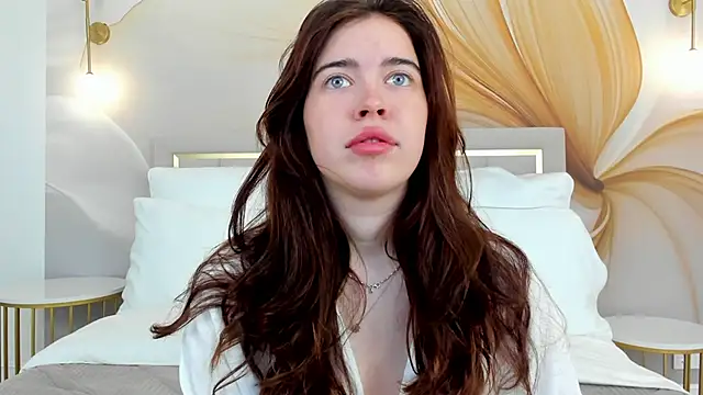 Snapshot of KimberlyBond chatting on September 2025 03:07:01 PM KimberlyBond online show from September 2025 03:07:01 PM