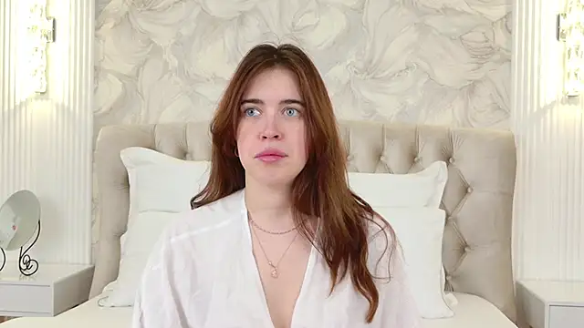 Snapshot of KimberlyBond chatting on September 2025 03:04:01 PM KimberlyBond online show from September 2025 03:04:01 PM