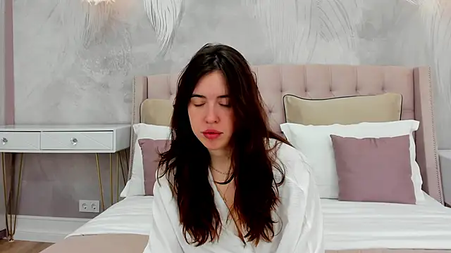 Snapshot of KimberlyBond chatting on September 2025 03:05:01 PM KimberlyBond online show from September 2025 03:05:01 PM