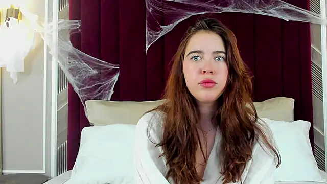 Snapshot of KimberlyBond chatting on October 2025 03:11:01 PM KimberlyBond online show from October 2025 03:11:01 PM