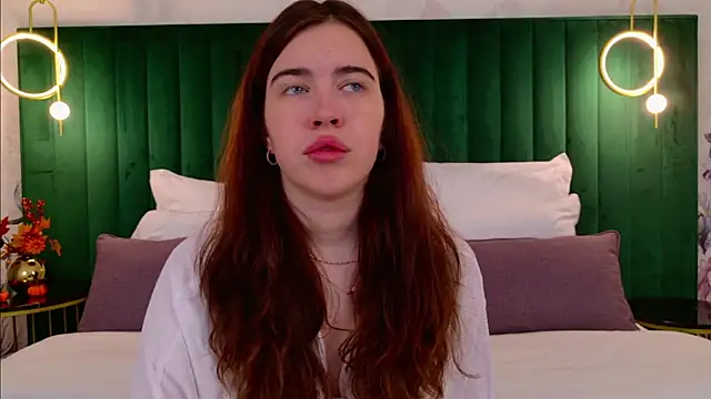 Snapshot of KimberlyBond chatting on September 2025 03:07:02 PM KimberlyBond online show from September 2025 03:07:02 PM