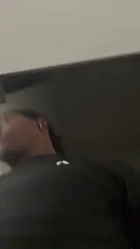 Snapshot of labishyoung25 chatting on November 2025 02:10:01 PM labishyoung25 online show from November 2025 02:10:01 PM