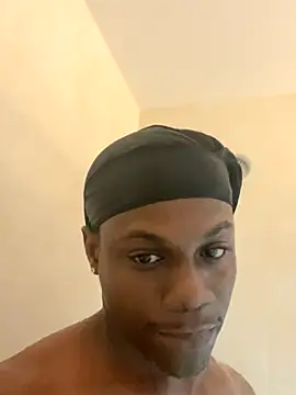 Snapshot of labishyoung25 chatting on November 2025 04:17:02 AM labishyoung25 online show from November 2025 04:17:02 AM