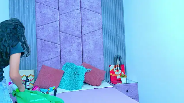 MiaCours online show from November 2025 01:04:02 PM