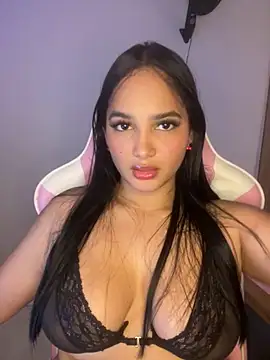 Snapshot of Andrea-Lu chatting on October 2025 01:50:02 AM Andrea-Lu online show from October 2025 01:50:02 AM