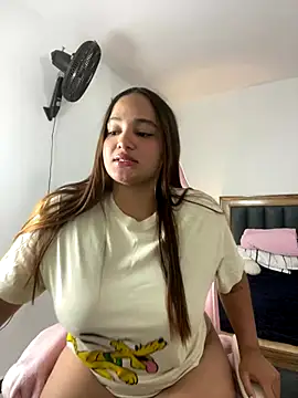 Snapshot of Andrea-Lu chatting on September 2025 02:39:01 AM Andrea-Lu online show from September 2025 02:39:01 AM