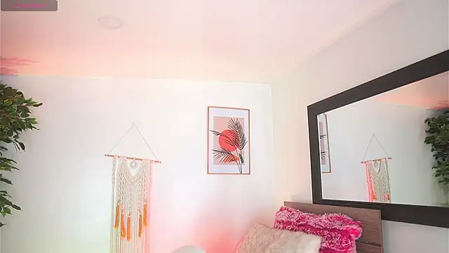 melissa laurent  online show from November 2025 12:30:01 PM