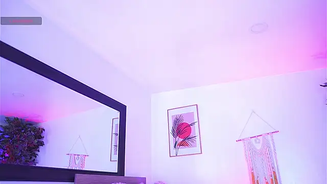 melissa laurent  online show from November 2025 12:31:01 PM