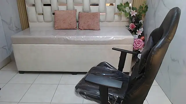 jass thompson s online show from October 2025 01:03:01 PM