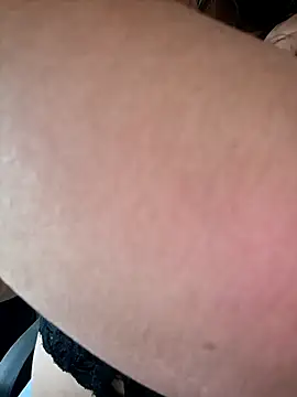 Mia-Glow online show from March 2026 12:59:01 PM