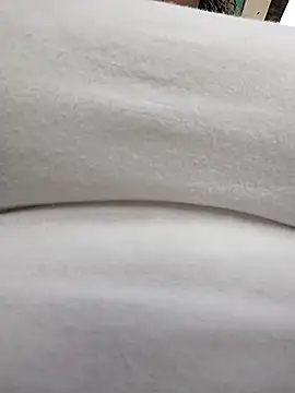 Mia-Glow online show from April 2026 12:18:02 PM