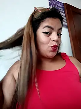 Mia-Glow online show from April 2026 12:09:01 PM