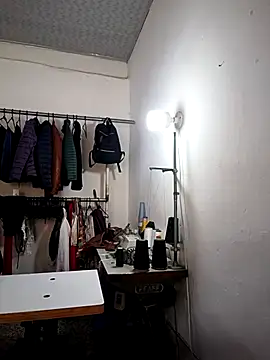 Mia-Glow online show from November 2025 03:16:02 PM