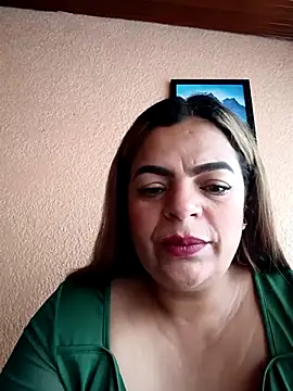 Mia-Glow online show from February 2026 12:12:02 PM