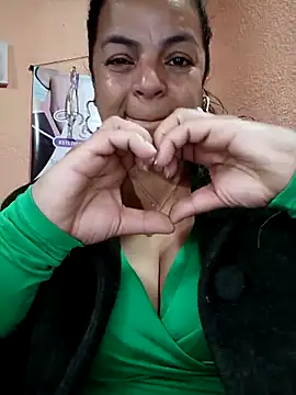 Mia-Glow online show from February 2026 12:10:02 PM