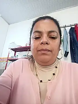 Mia-Glow online show from December 2025 02:30:01 PM