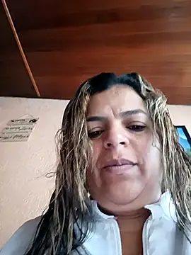 Mia-Glow online show from February 2026 12:12:01 PM