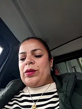 Mia-Glow online show from September 2025 04:17:01 PM