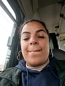 Mia-Glow online show from October 2025 02:18:01 PM