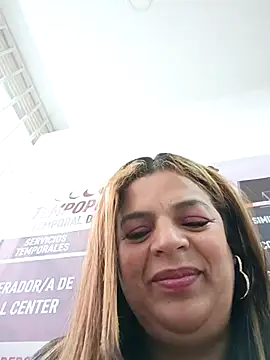 Mia-Glow online show from December 2025 12:29:02 PM