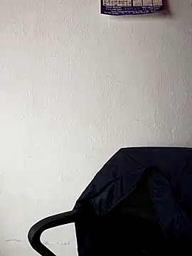 Mia-Glow online show from March 2026 01:30:01 PM