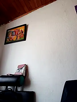 Mia-Glow online show from February 2026 01:22:01 PM