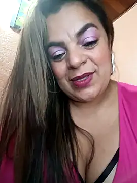 Mia-Glow online show from January 2026 12:49:01 AM