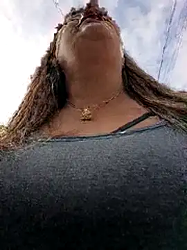 Mia-Glow online show from April 2026 12:32:02 PM