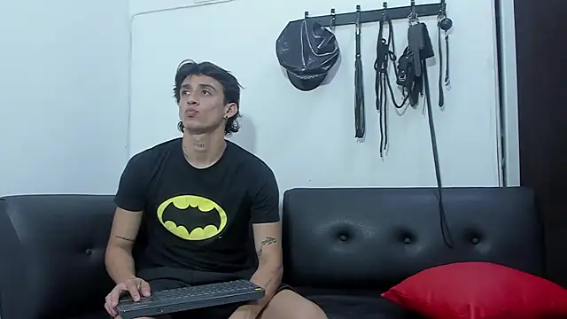 Snapshot of AndretiiAndCamila chatting on September 2025 03:02:01 AM AndretiiAndCamila online show from September 2025 03:02:01 AM