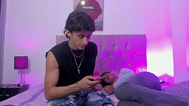 Snapshot of AndretiiAndCamila chatting on October 2025 03:16:02 PM AndretiiAndCamila online show from October 2025 03:16:02 PM