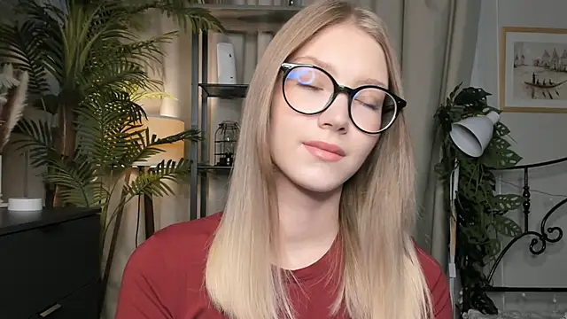 Snapshot of ChinBonnell chatting on October 2025 05:39:01 AM ChinBonnell online show from October 2025 05:39:01 AM