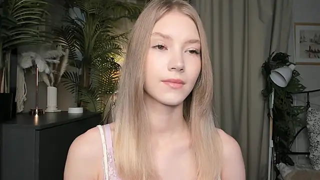 Snapshot of ChinBonnell chatting on October 2025 05:39:01 AM ChinBonnell online show from October 2025 05:39:01 AM