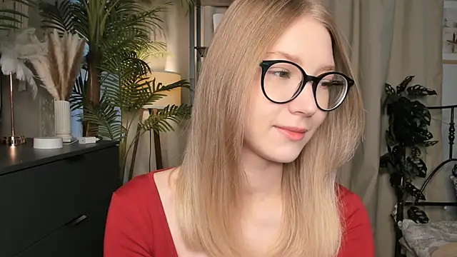 Snapshot of ChinBonnell chatting on October 2025 05:42:01 AM ChinBonnell online show from October 2025 05:42:01 AM