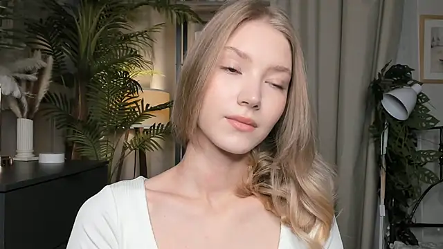 Snapshot of ChinBonnell chatting on October 2025 05:39:02 AM ChinBonnell online show from October 2025 05:39:02 AM