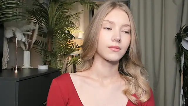 Snapshot of ChinBonnell chatting on October 2025 05:39:01 AM ChinBonnell online show from October 2025 05:39:01 AM