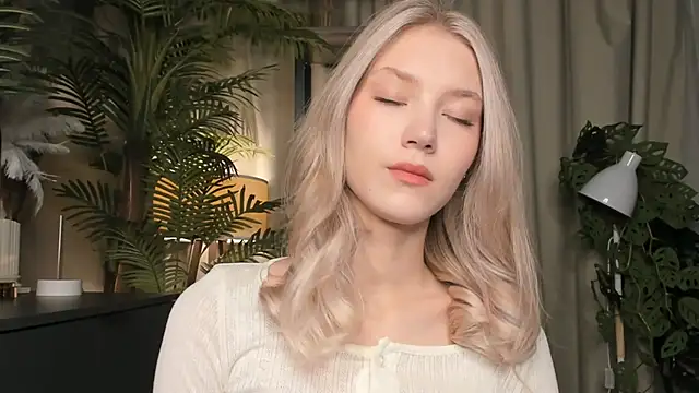 Snapshot of ChinBonnell chatting on December 2025 05:41:01 AM ChinBonnell online show from December 2025 05:41:01 AM