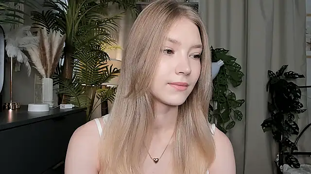 Snapshot of ChinBonnell chatting on September 2025 05:45:02 AM ChinBonnell online show from September 2025 05:45:02 AM