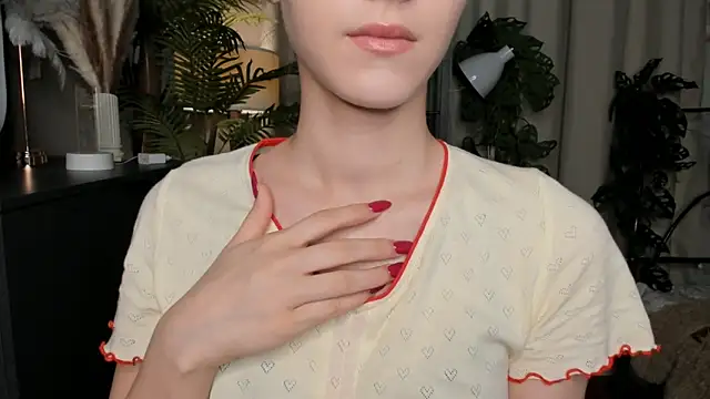 Snapshot of ChinBonnell chatting on September 2025 05:45:02 AM ChinBonnell online show from September 2025 05:45:02 AM