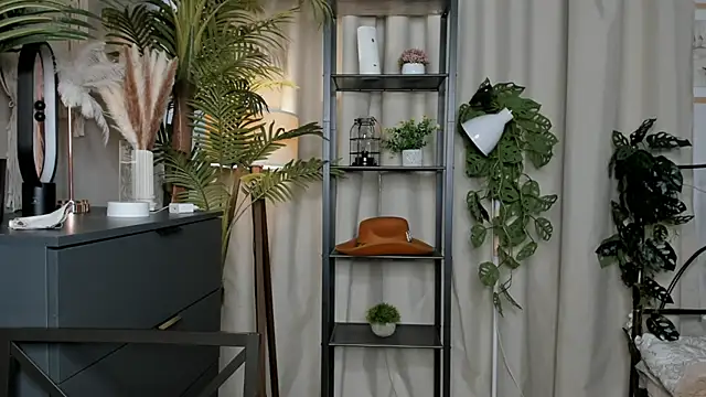 Snapshot of ChinBonnell chatting on September 2025 05:47:02 AM ChinBonnell online show from September 2025 05:47:02 AM