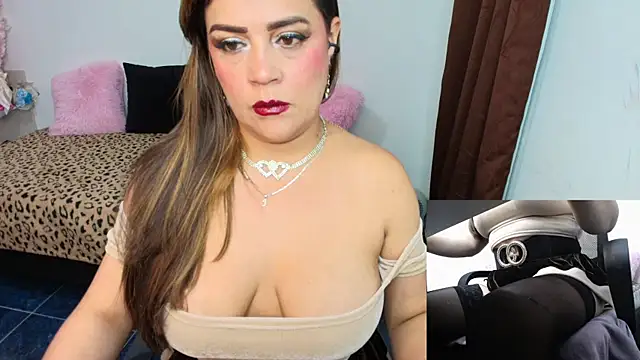 Snapshot of Paulina-Becerraa chatting on July 2026 04:42:01 AM Paulina-Becerraa online show from July 2026 04:42:01 AM