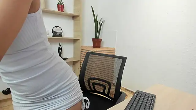 amy lennox online show from November 2025 01:14:02 PM