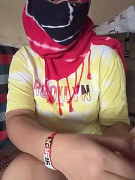 Snapshot of crazy111girl chatting on February 2026 05:14:02 AM crazy111girl online show from February 2026 05:14:02 AM