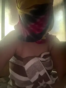 Snapshot of crazy111girl chatting on February 2026 08:16:02 AM crazy111girl online show from February 2026 08:16:02 AM